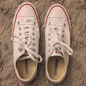 White converse low tops